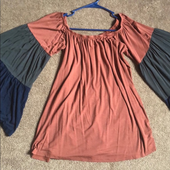 Boutique Top - Picture 3 of 3